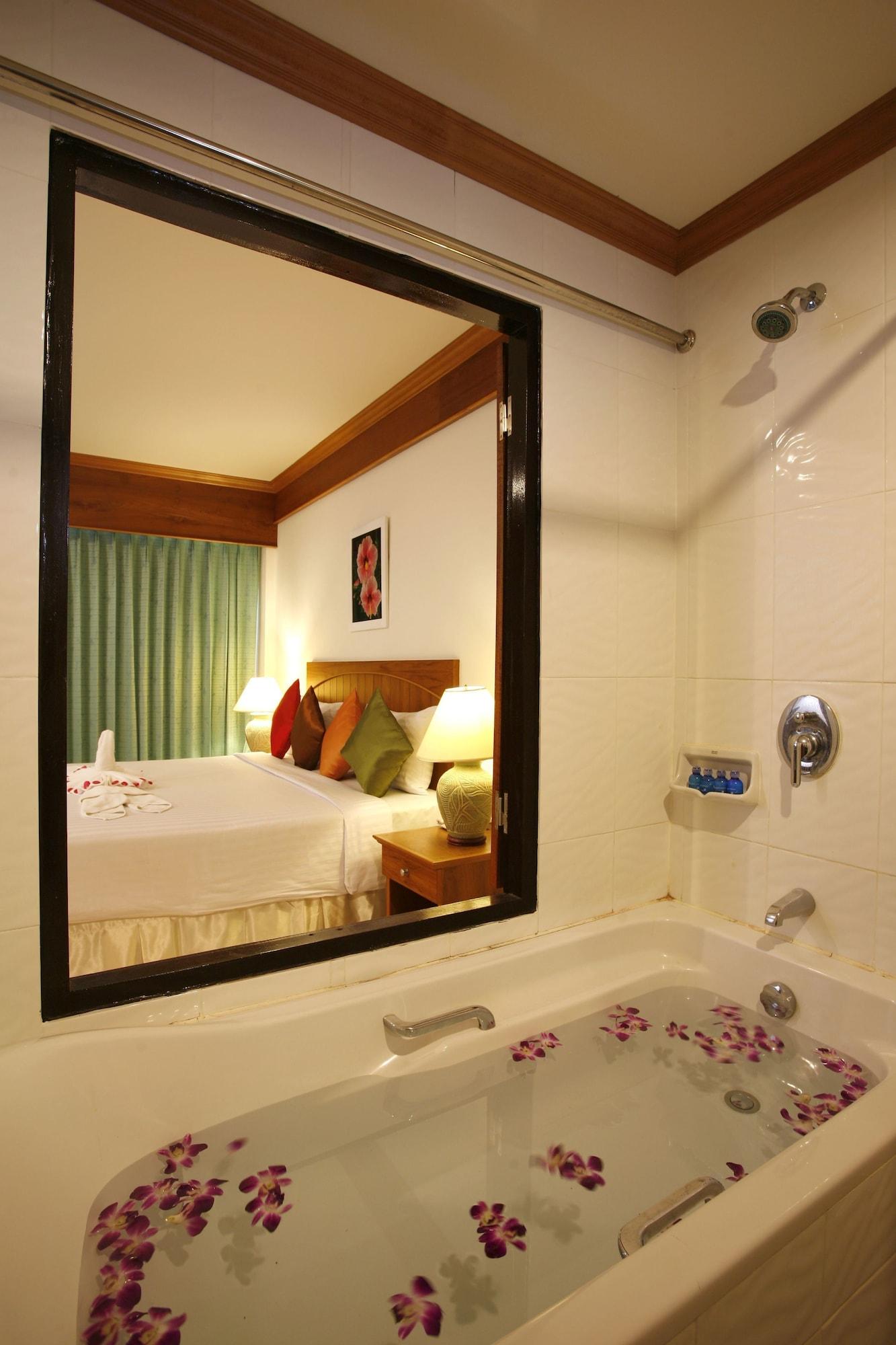 Patong Jiraporn Hill Resort מראה חיצוני תמונה