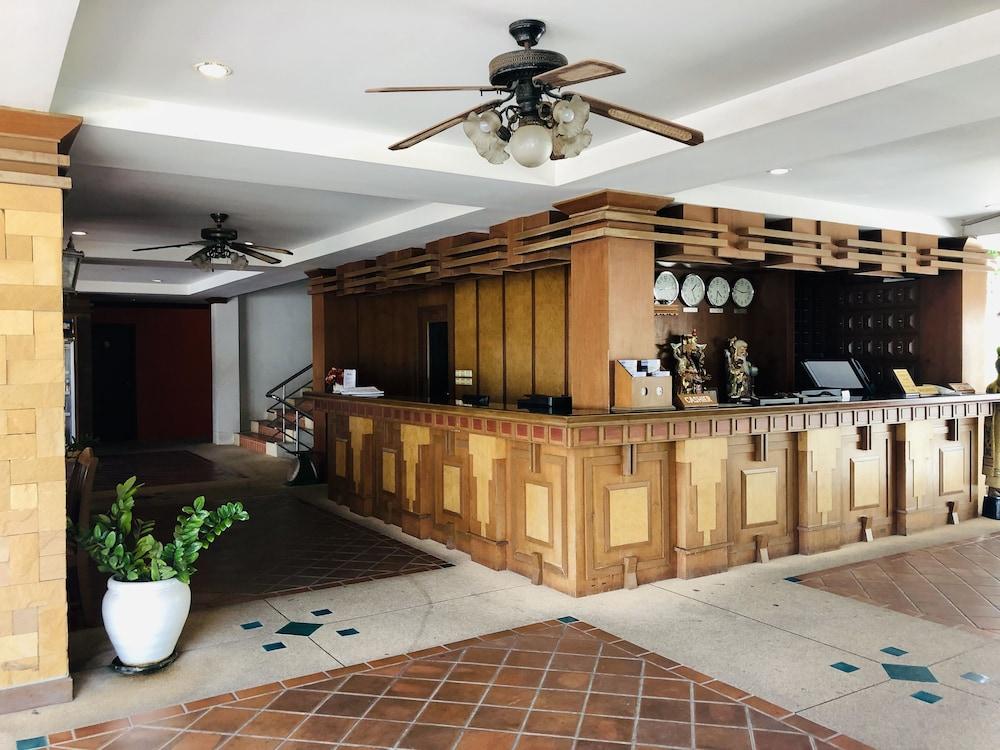 Patong Jiraporn Hill Resort מראה חיצוני תמונה